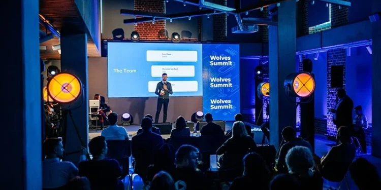 How to Pitch Your Startup in Canada: Tips for Founders Heading to the Stage