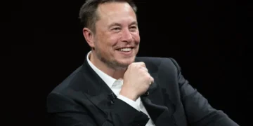 Elon Musk Accuses Jeff Bezos of Copying as AI Rivalry Escalates